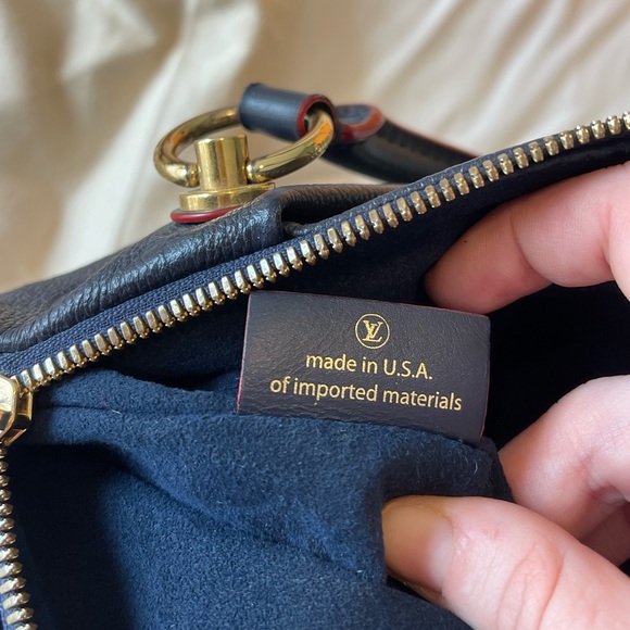 Like new Louis Vuitton Tote Bag V MM Marine Rouge emrpiente - Picture 10 of 16